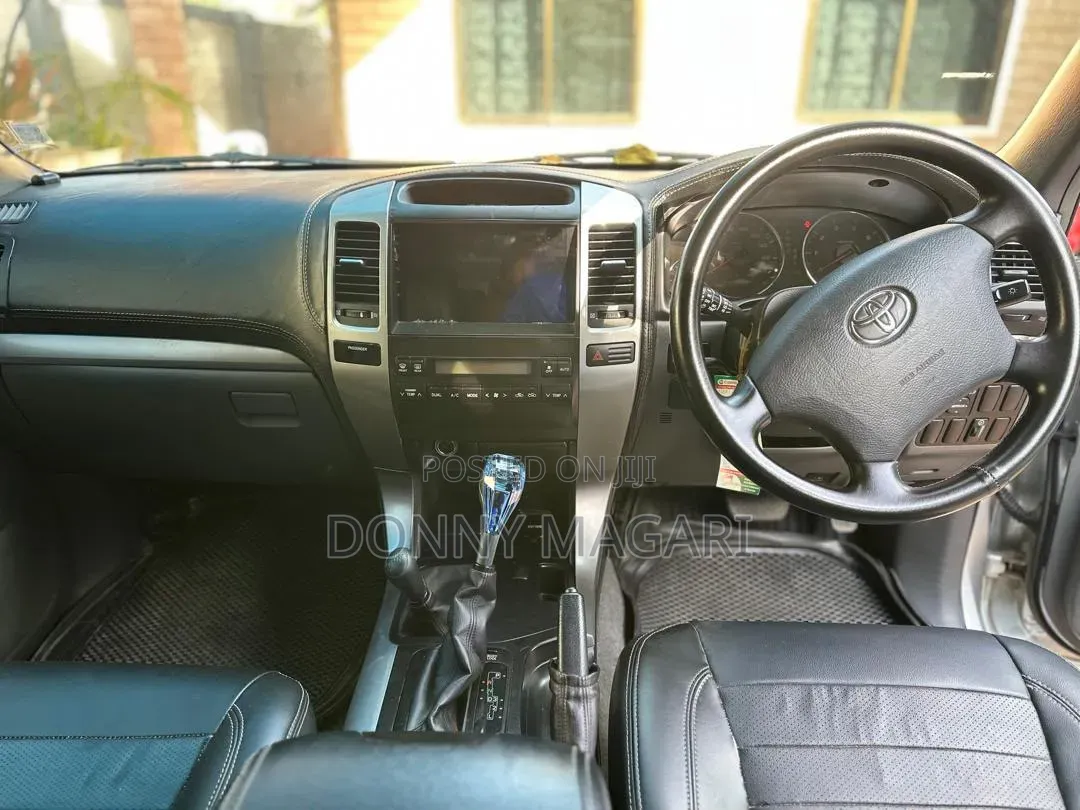 Toyota Land Cruiser Prado 2005 Silver