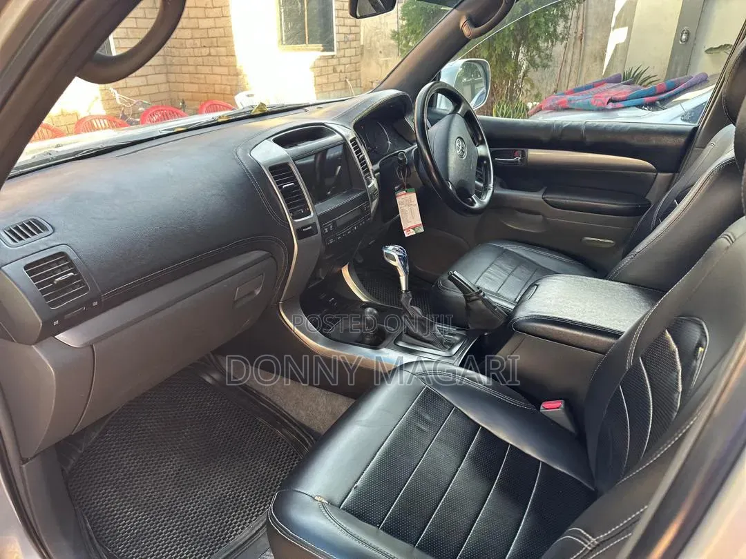 Toyota Land Cruiser Prado 2005 Silver