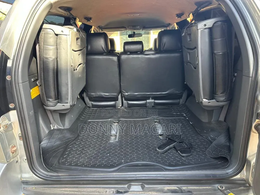 Toyota Land Cruiser Prado 2005 Silver