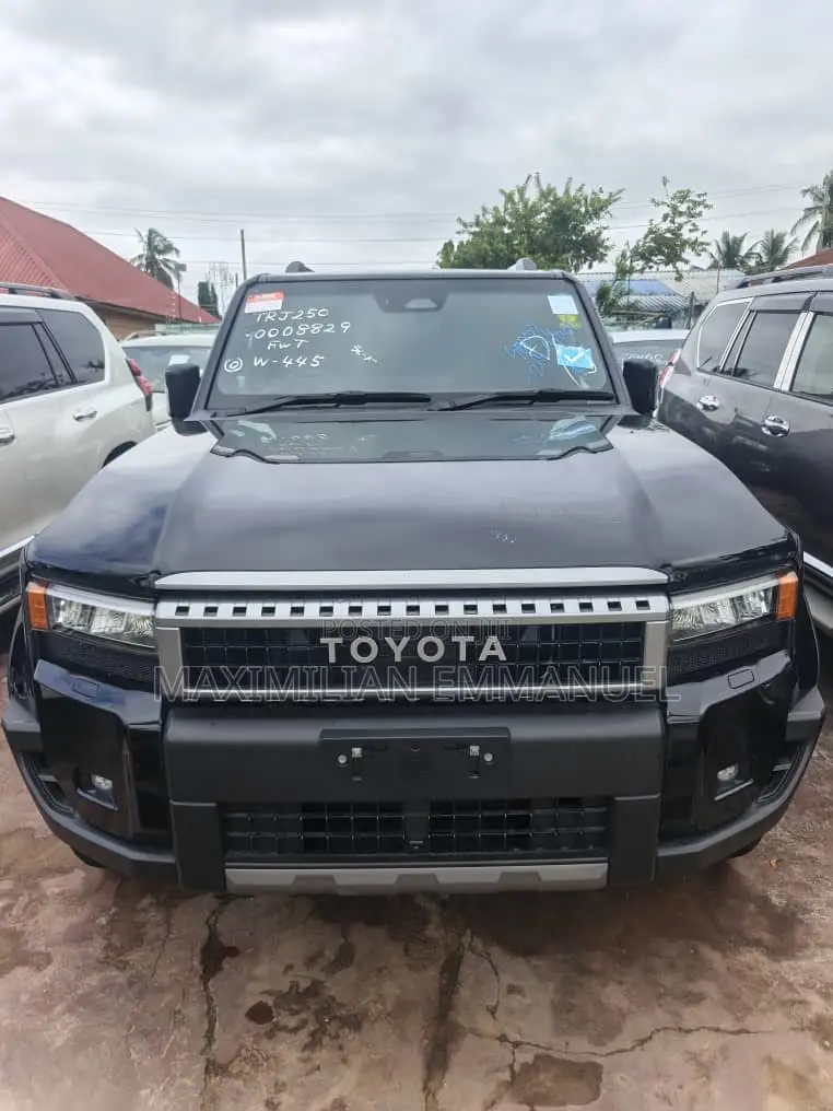Toyota Land Cruiser Prado 2024 Black