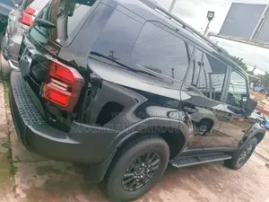 Toyota Land Cruiser Prado 2024 Black