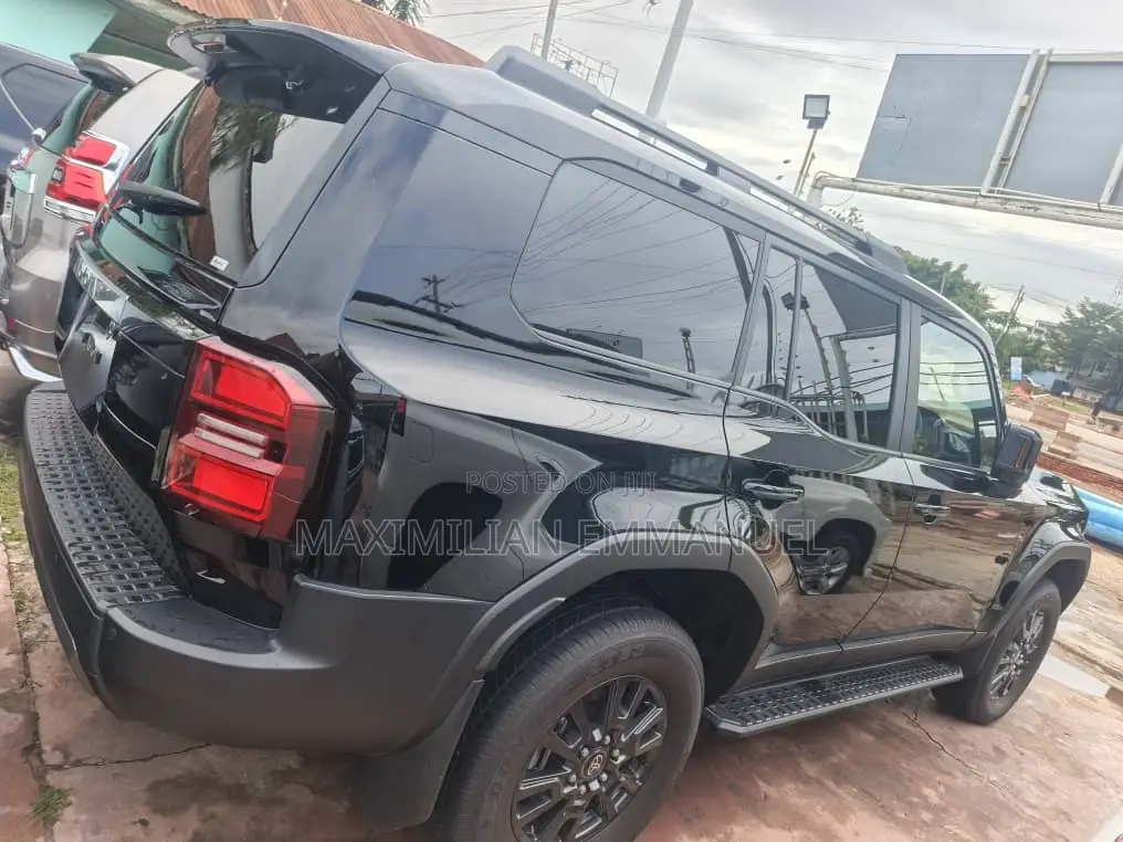 Toyota Land Cruiser Prado 2024 Black