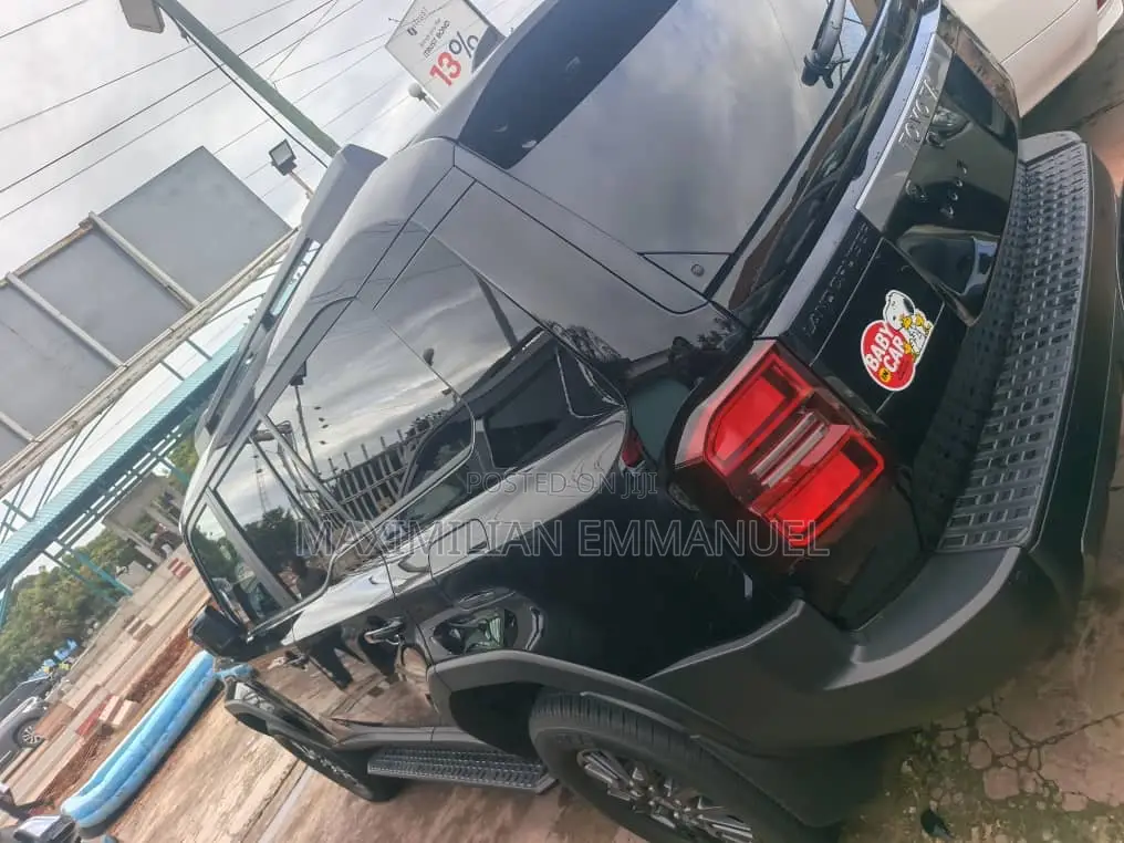 Toyota Land Cruiser Prado 2024 Black