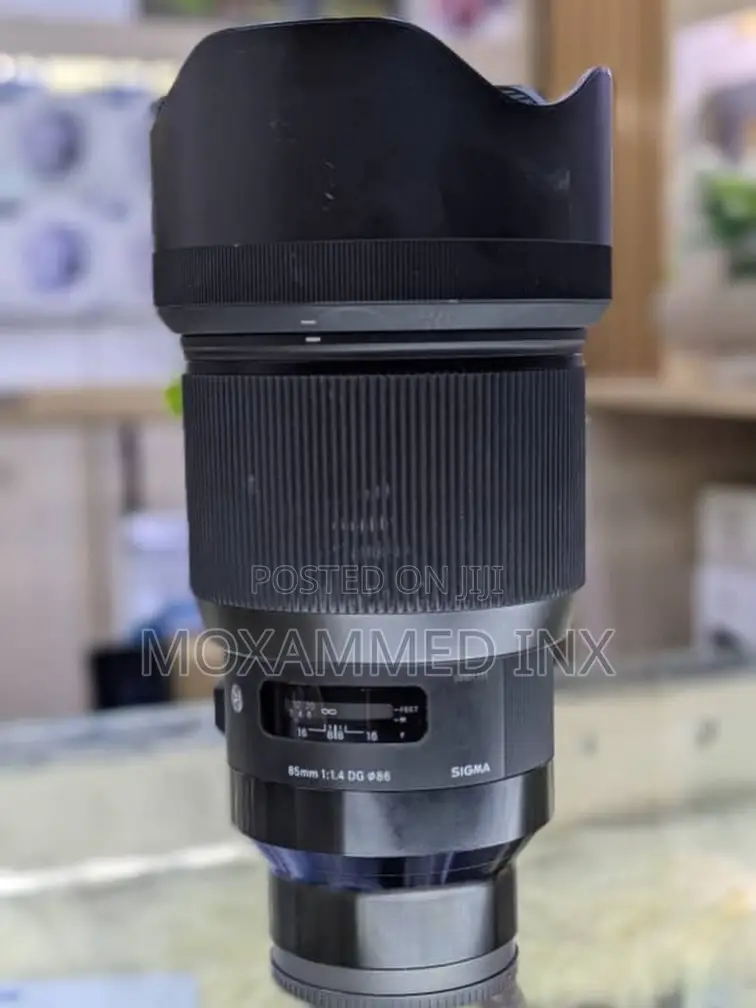 Sony Sigma 85mm Lens Clean Condition