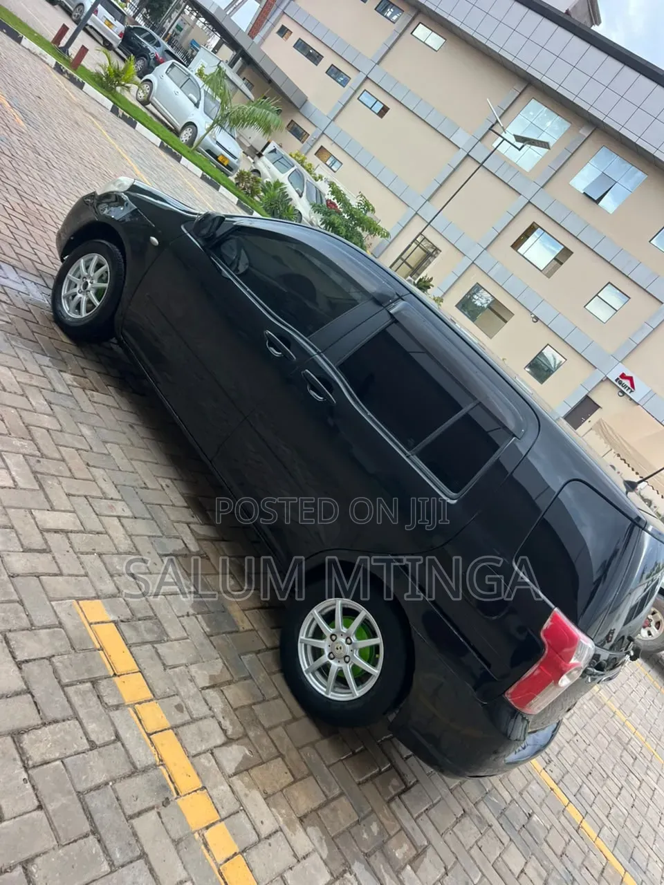 Toyota Raum 2010 Black