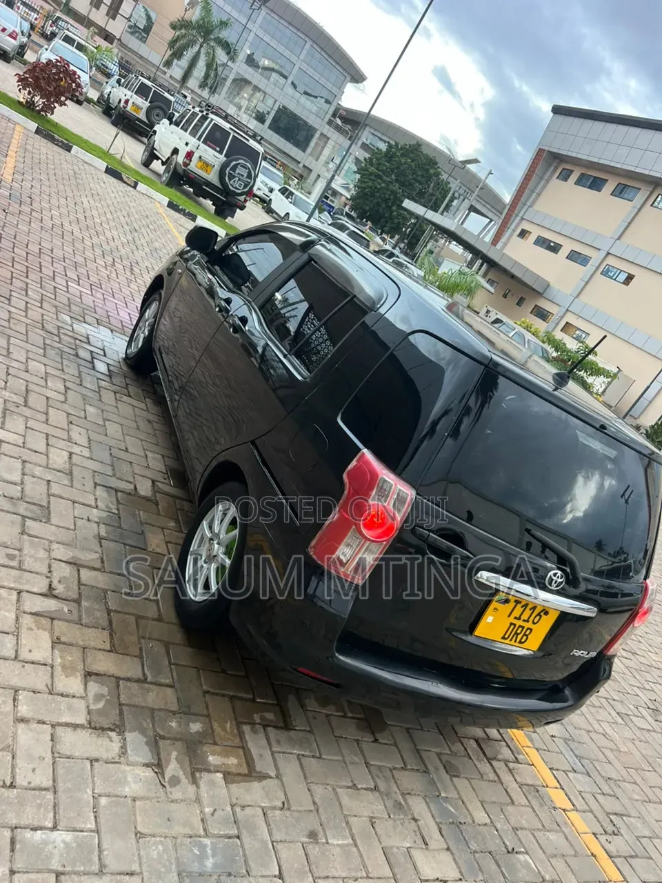 Toyota Raum 2010 Black