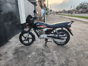 TVS HLX 125 2025 Black