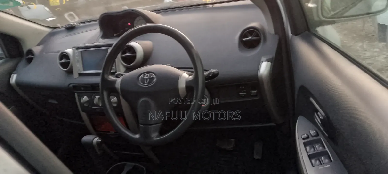 Toyota IST 2005 Silver