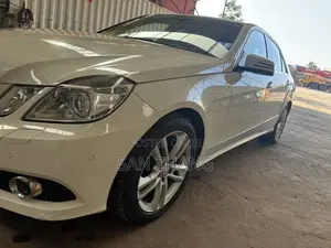 Mercedes-Benz E300 2010 White