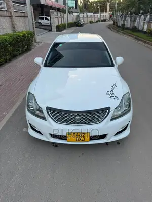Toyota Crown 2009 White