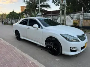 Toyota Crown 2009 White