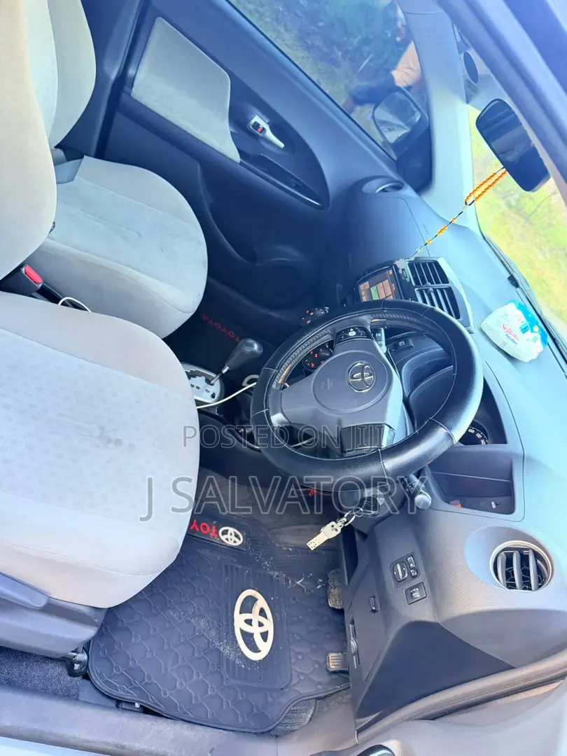 Toyota IST 2008 Gray
