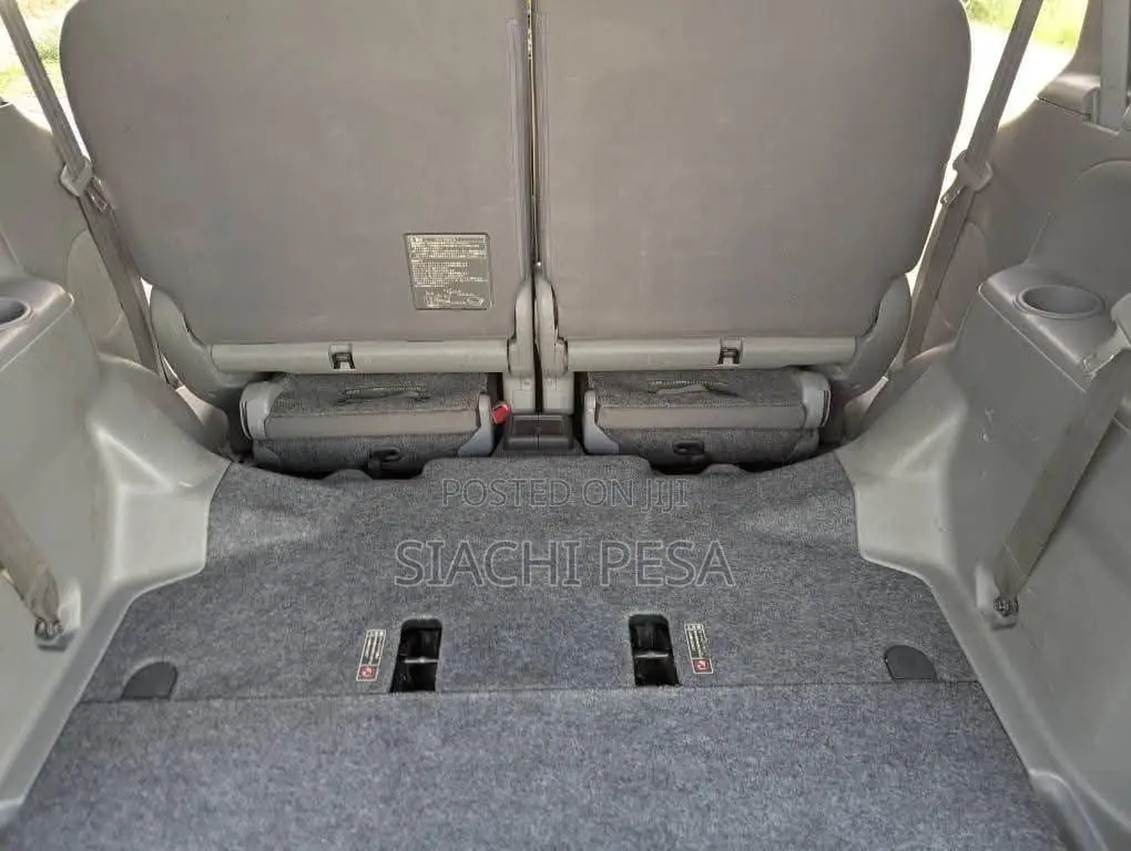 Toyota Sienta 2010 Gray