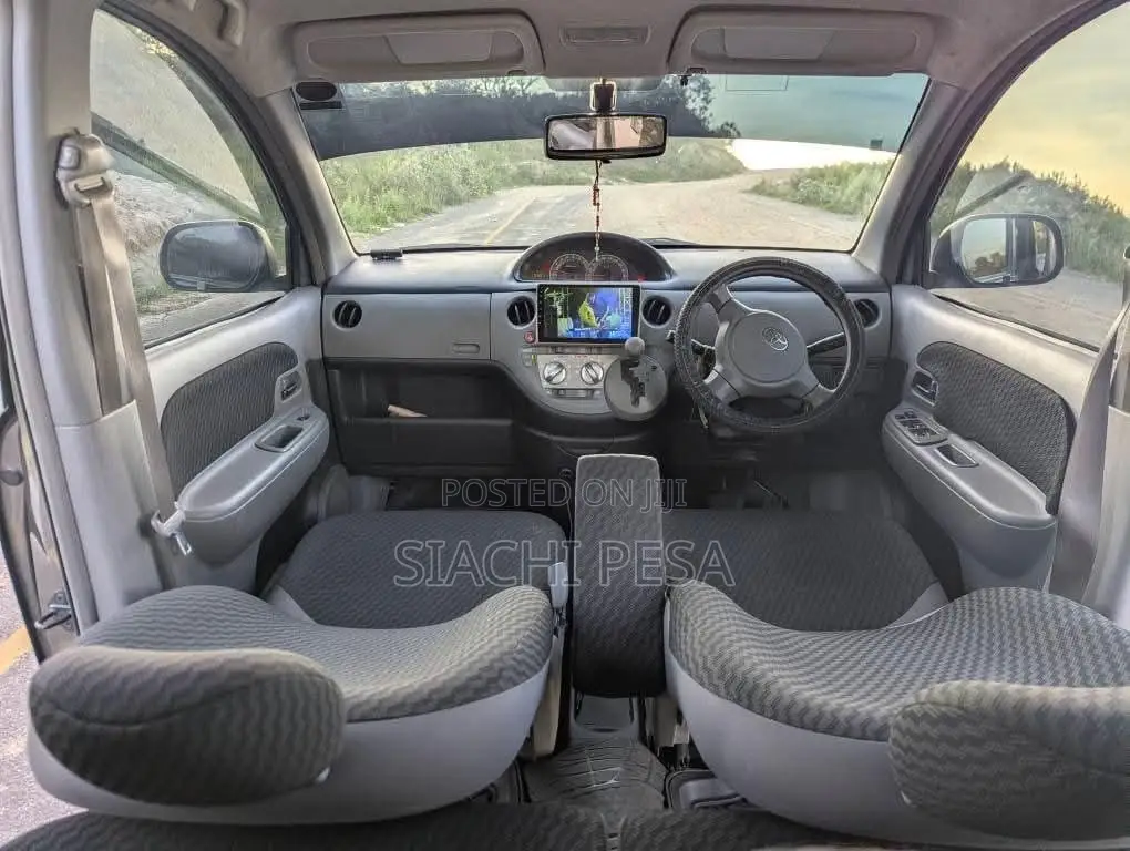 Toyota Sienta 2010 Gray