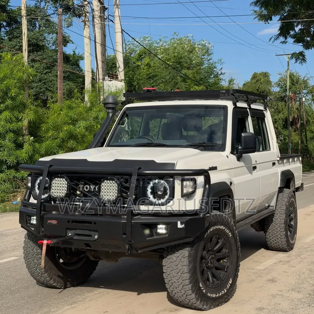 Toyota Land Cruiser 76 Series 2025 Off white