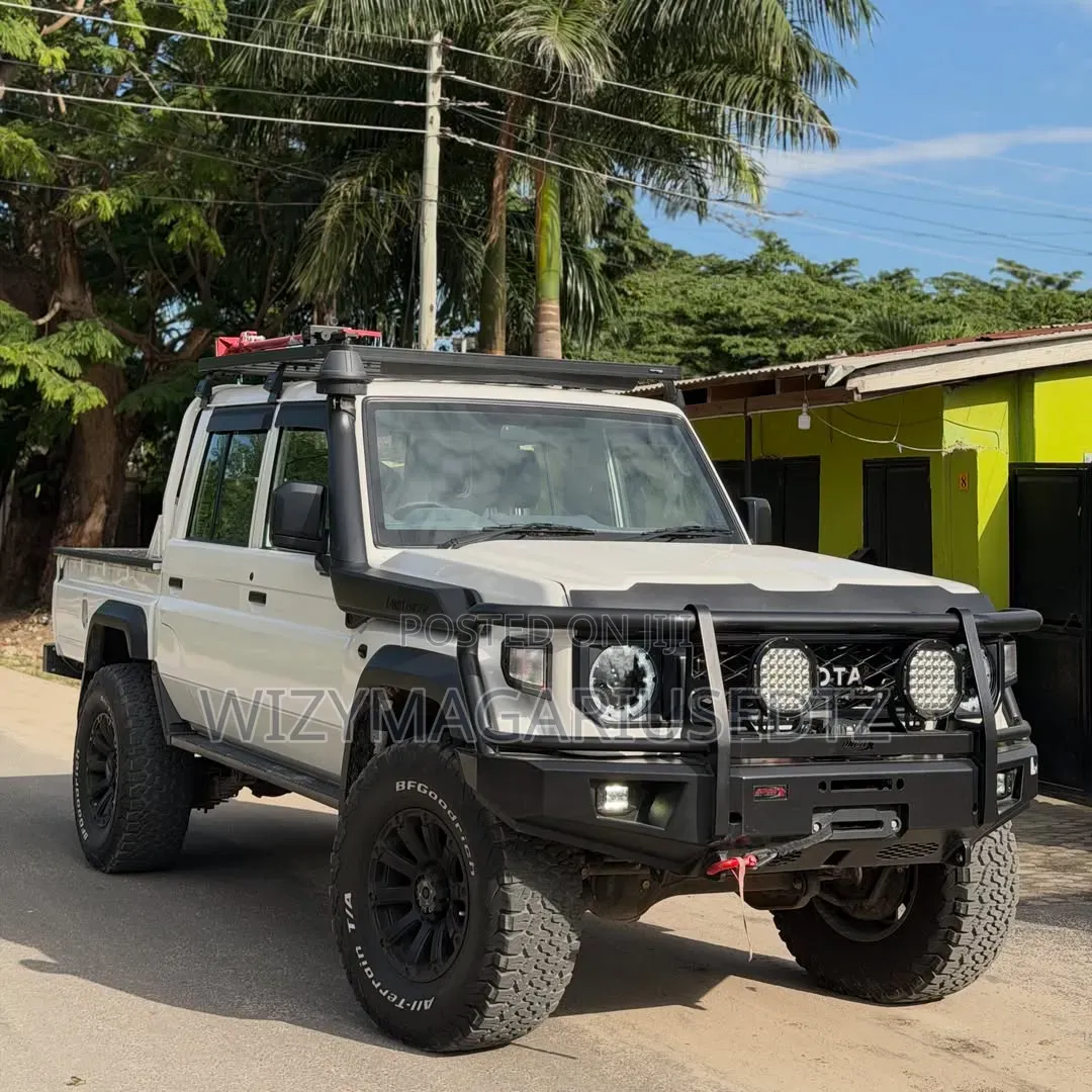 Toyota Land Cruiser 76 Series 2025 Off white