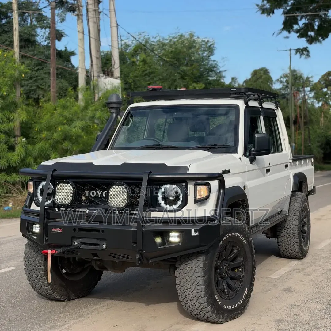 Toyota Land Cruiser 76 Series 2025 Off white