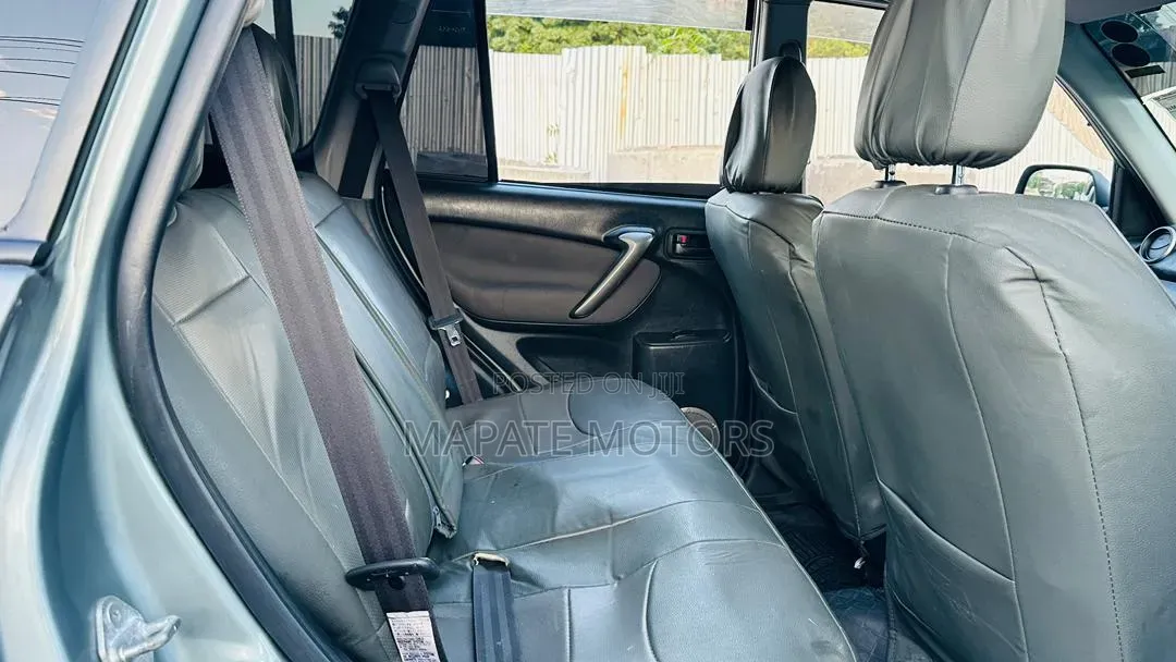 Toyota RAV4 2004 Silver