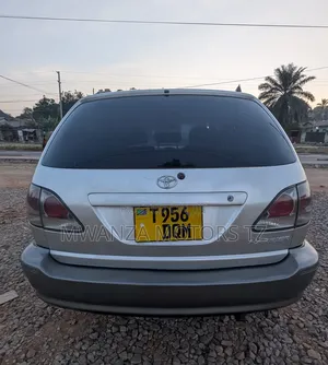 Toyota Harrier 2003 Beige