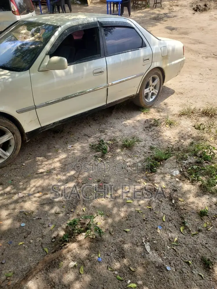 Toyota Cresta 2001 White