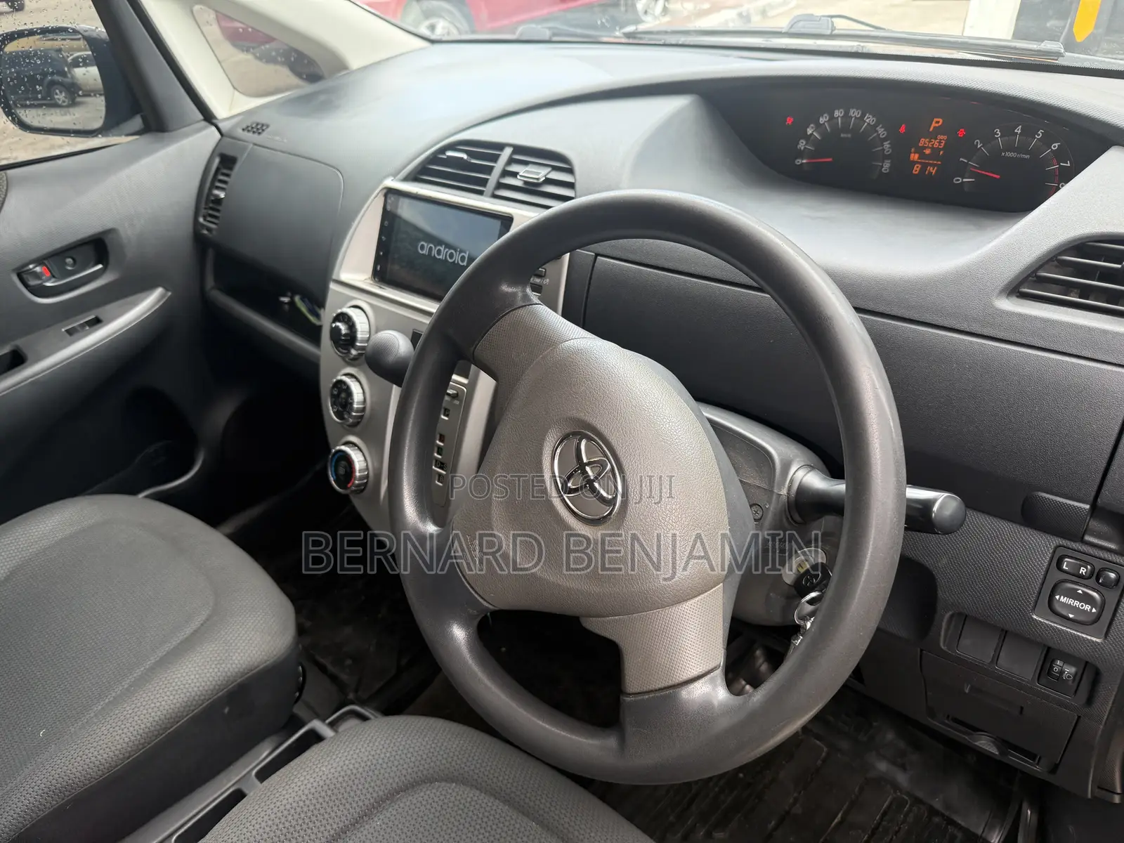 Toyota Ractis 1.3 FWD 2008 Silver