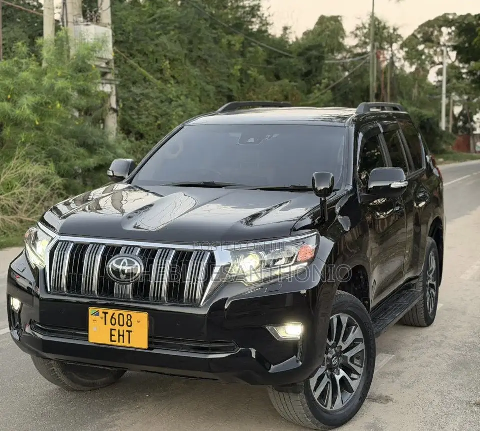 Toyota Land Cruiser Prado 2022 Black