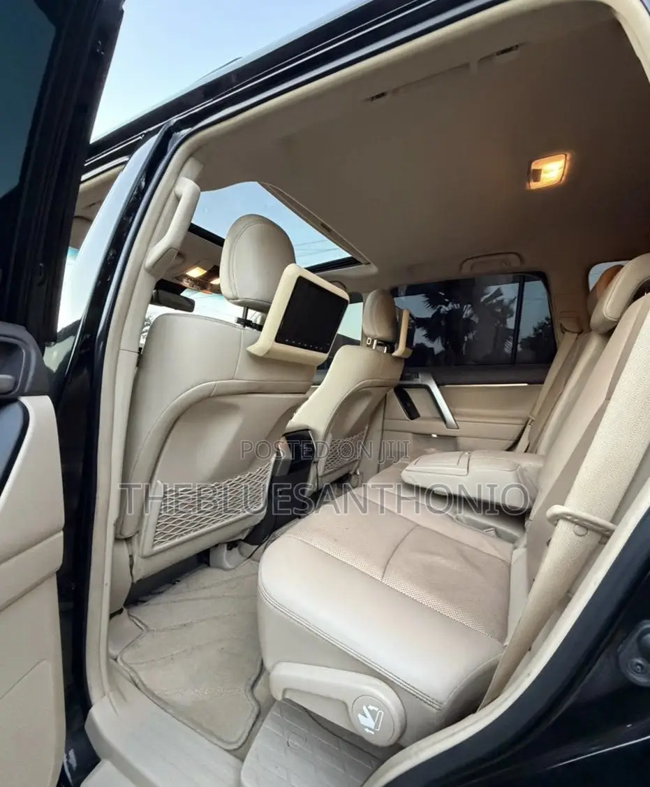 Toyota Land Cruiser Prado 2022 Black