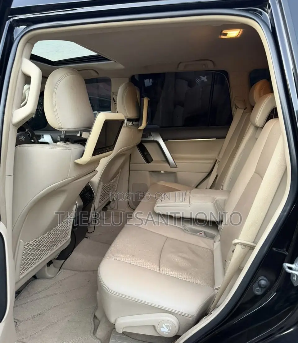 Toyota Land Cruiser Prado 2022 Black