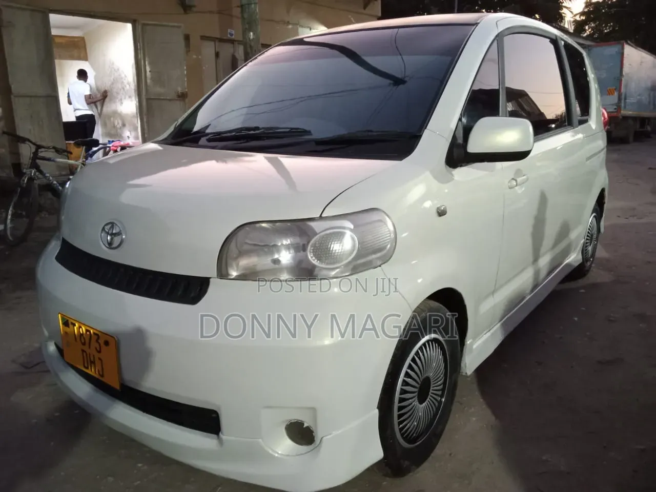 Toyota Porte 2005 White