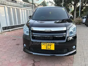 Toyota Noah 2010 Black
