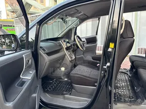 Toyota Noah 2010 Black