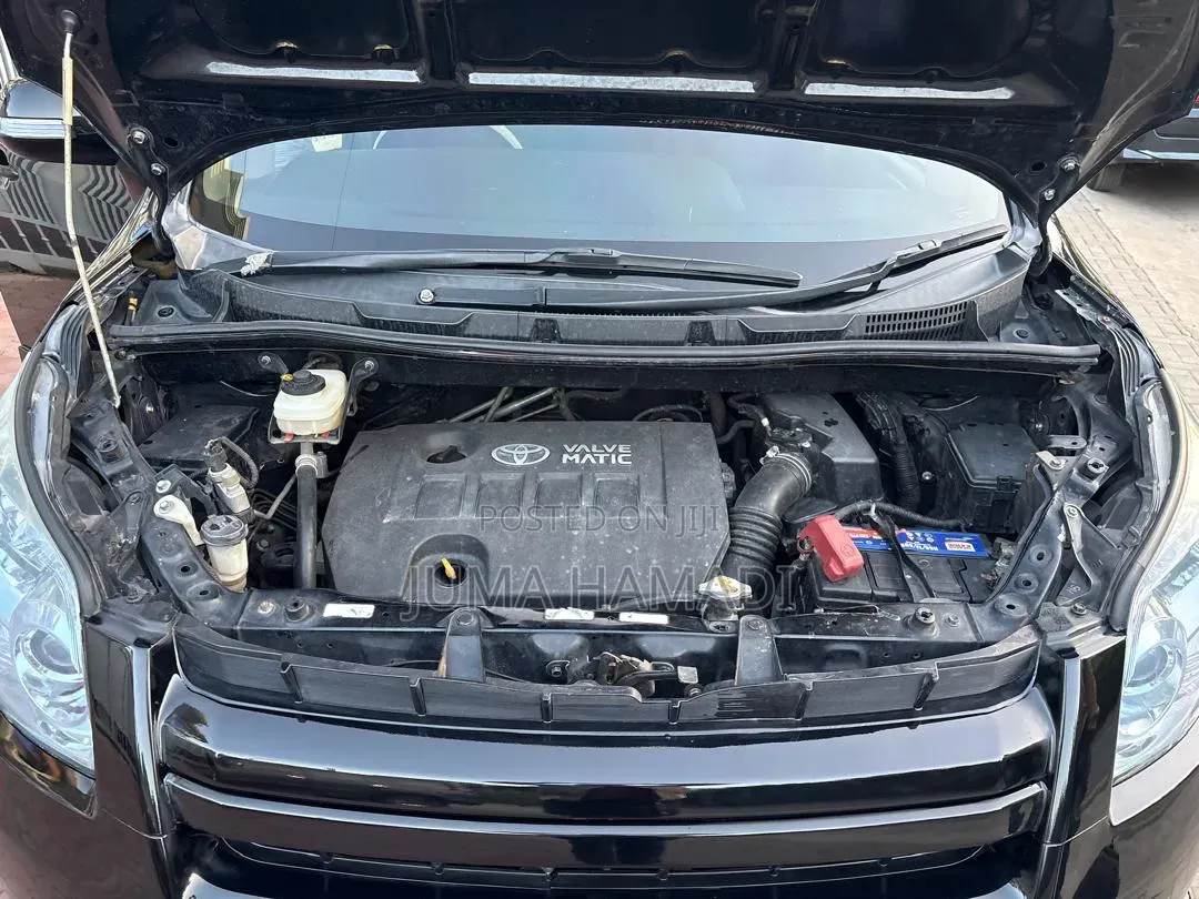 Toyota Noah 2010 Black