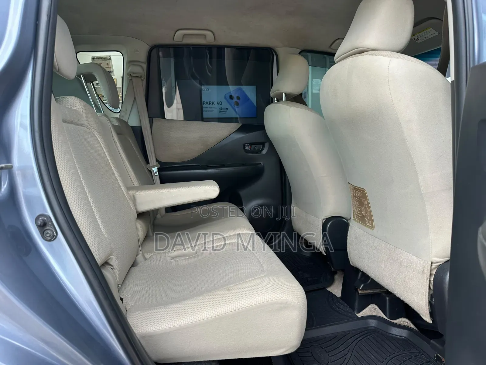Toyota Ractis 2010 Blue