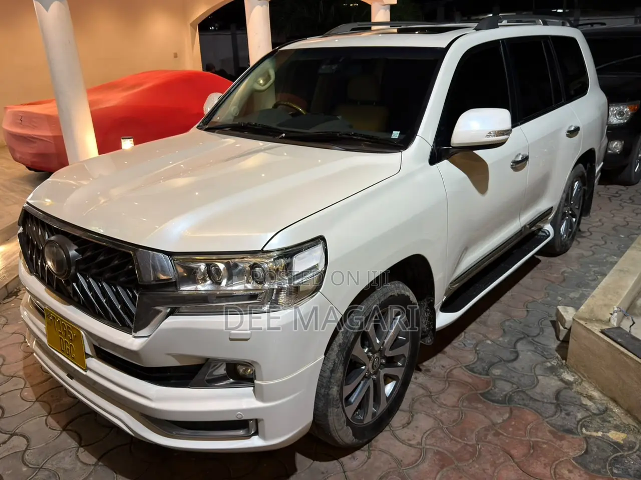 Toyota Land Cruiser 2016 White