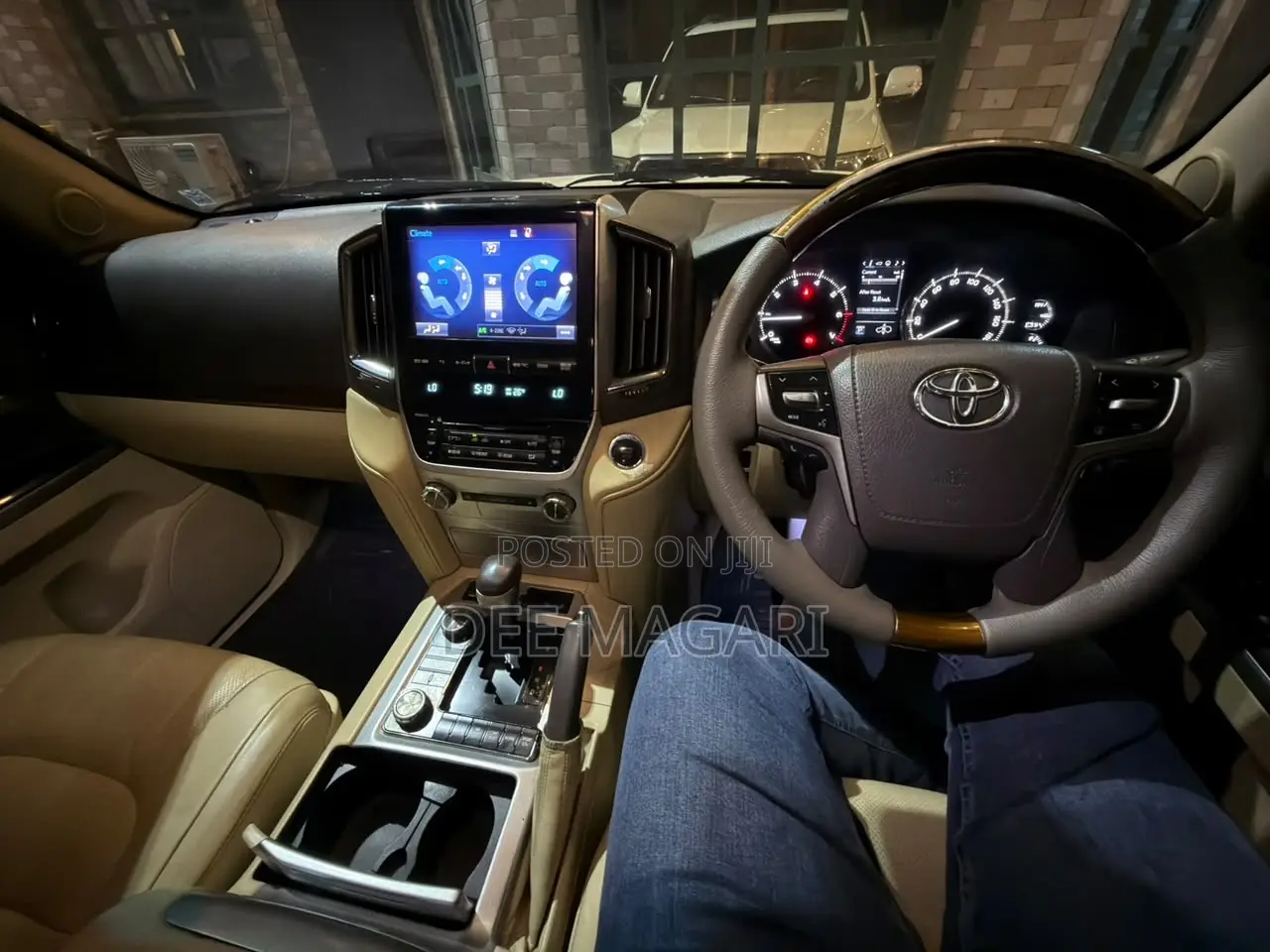Toyota Land Cruiser 2016 White