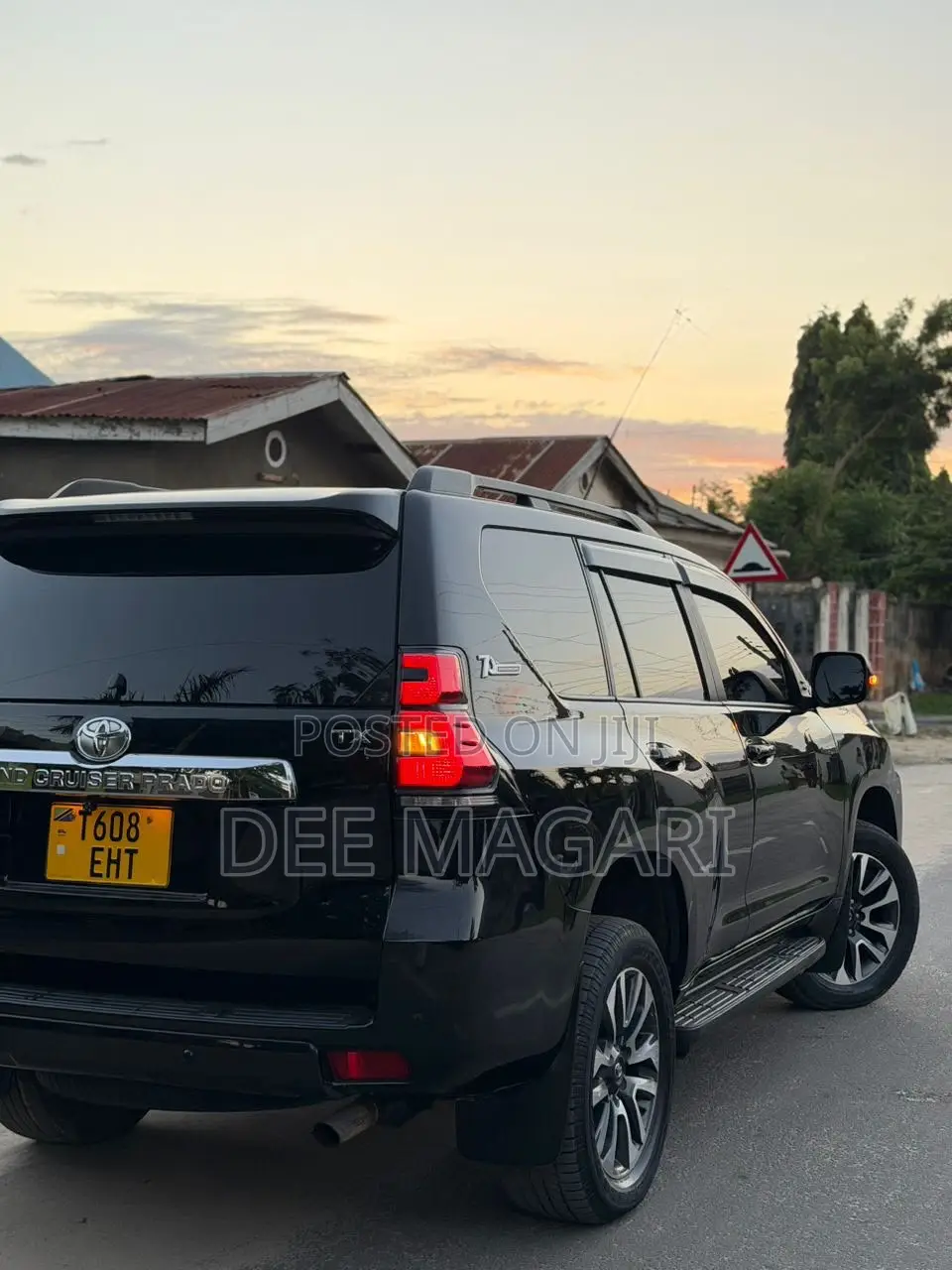Toyota Land Cruiser Prado 2022 Black