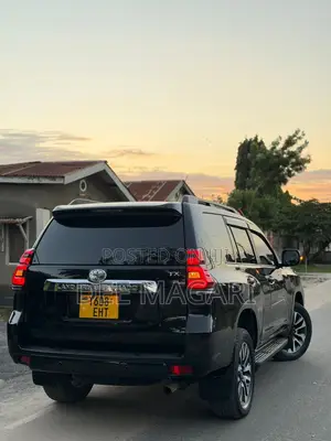 Toyota Land Cruiser Prado 2022 Black