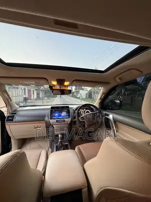 Toyota Land Cruiser Prado 2022 Black