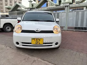 Toyota Sienta 2005 White