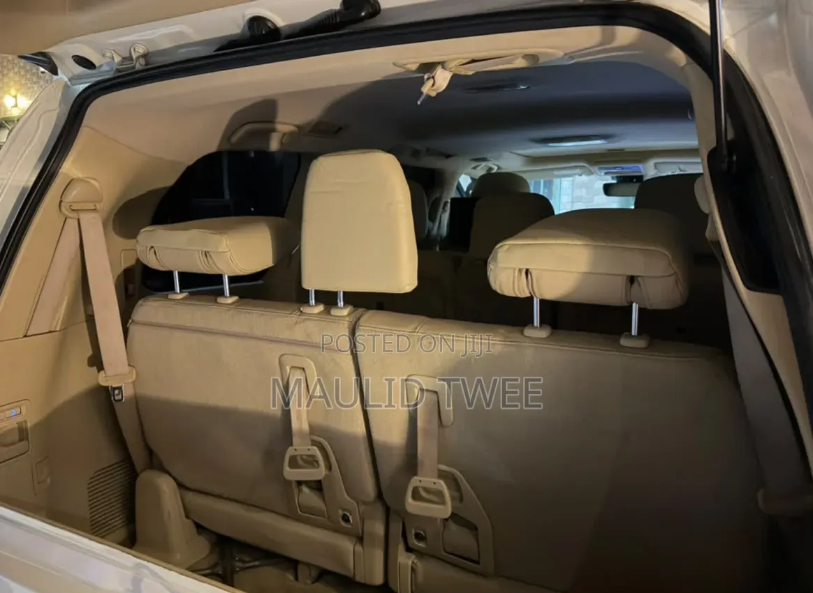 Toyota Land Cruiser 2016 White