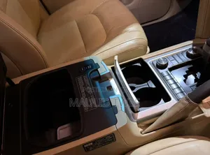 Toyota Land Cruiser 2016 White