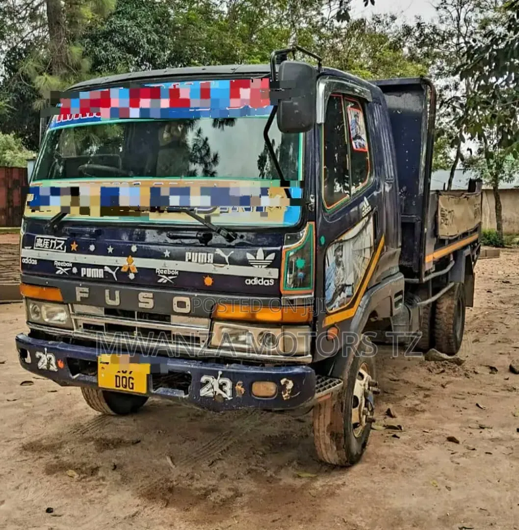 Fusso Tipper Mayai 2002 Black