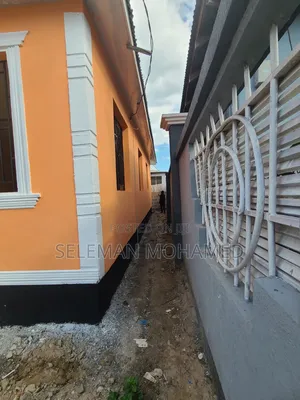 Furnished 5bdrm House in Biriani Real Estate, Chamazi for sale