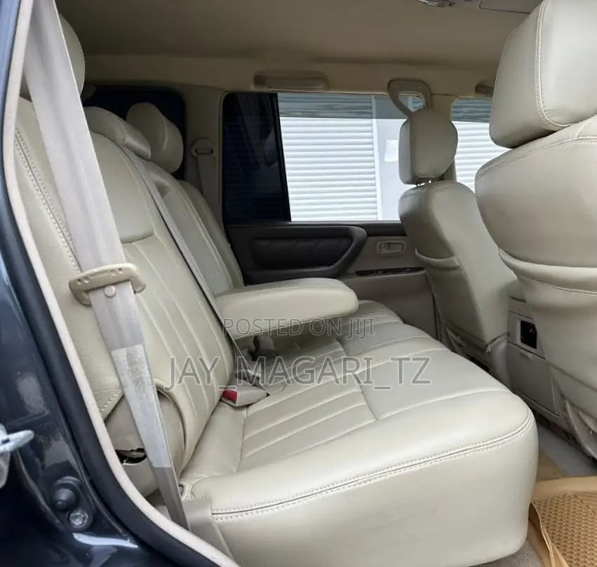 Toyota Land Cruiser 2005 Black