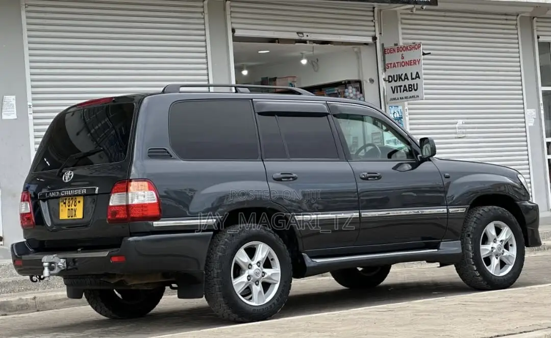Toyota Land Cruiser 2005 Black