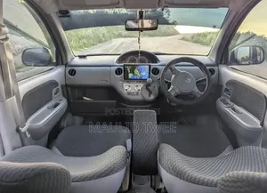 Toyota Sienta 2010 Gray