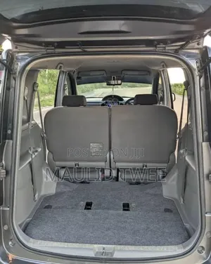 Toyota Sienta 2010 Gray