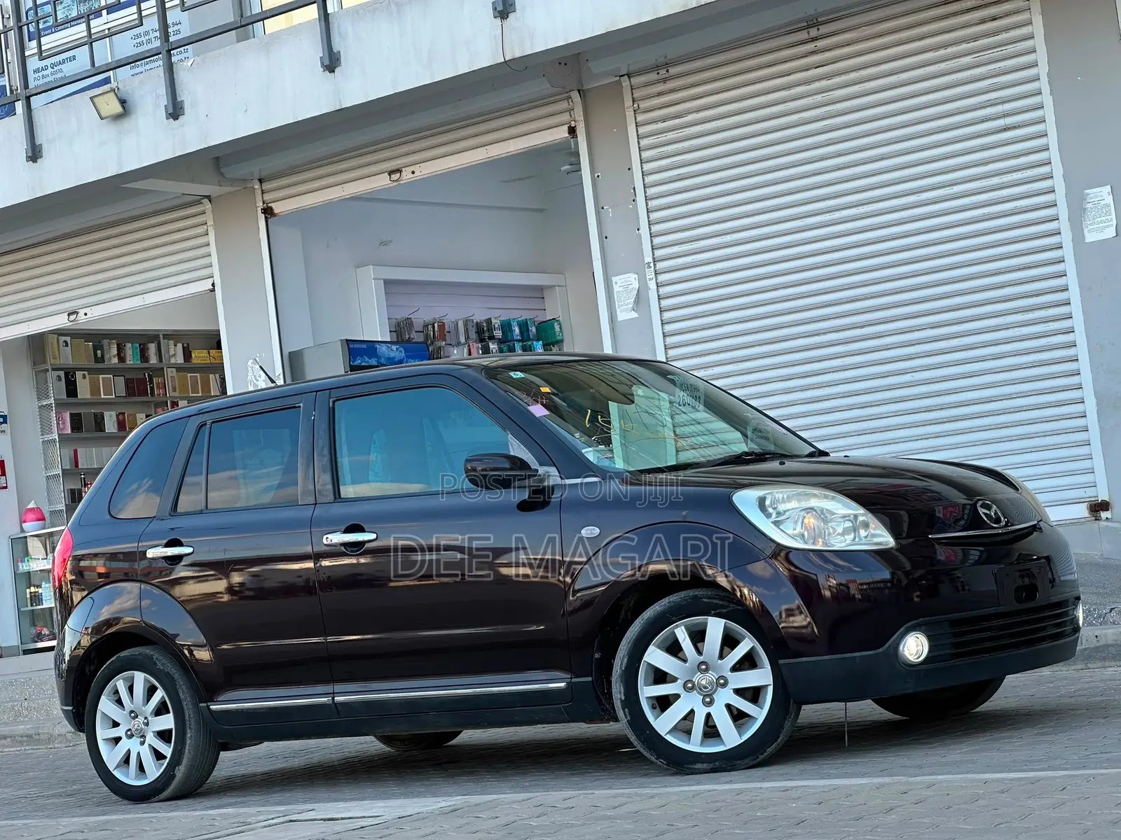 Mazda Verisa 2006 Maroon
