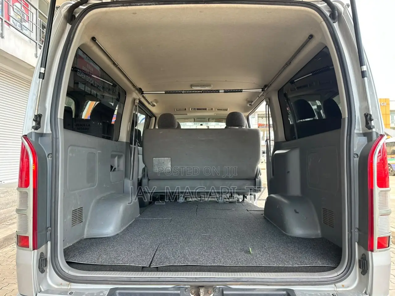 Toyota Quantum 2005 Silver