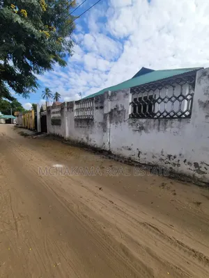 3bdrm House in Mchakama Real Estate, Chamazi for sale